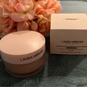 Laura Mercier Baking powder: Translucent Honey